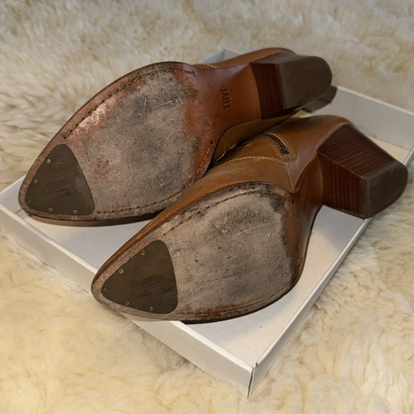 Frye Boots LIKE NEW Sz 9.5 🍂 - Picture 4 of 5